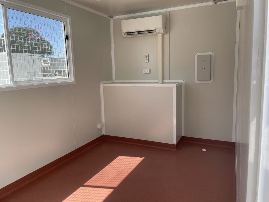 Container hydration station for mining workers