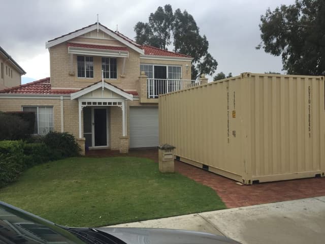 U-Move container delivery truck Perth